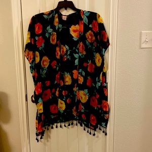 Womens black and multi colored rose kimono